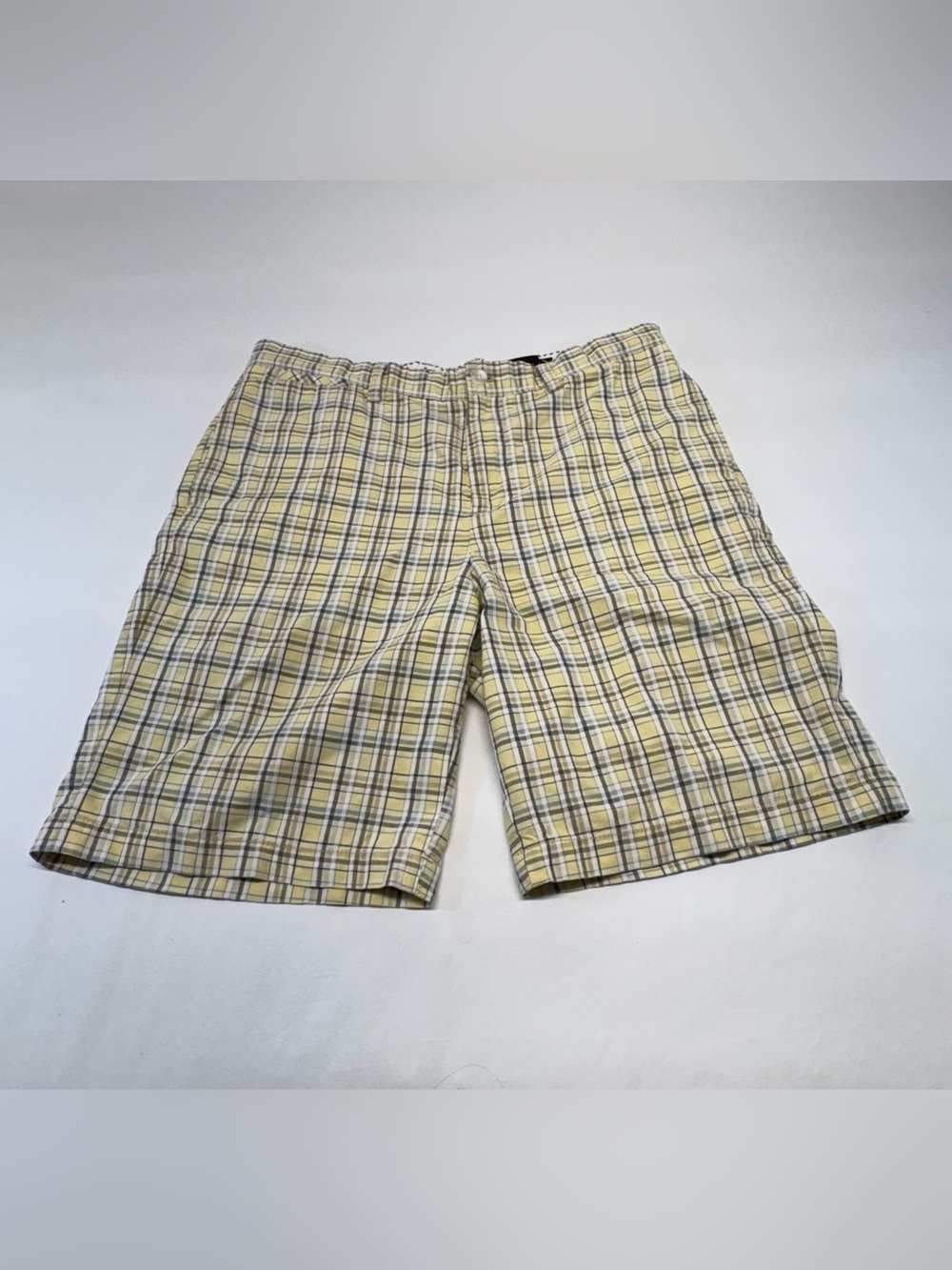Black Brown 1826 Men’s Plaid Yellow Shorts. Size 36 Excellent Used Condition